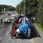 18 wheeler fuel tank rolled over in poland