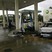 Porsche GT3 crashed in the Gas Station